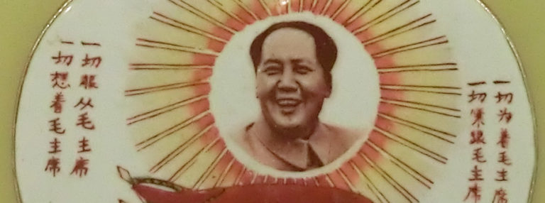 Heart_shaped_Mao_badge_Mao_Tse_Tung_medals_cropped_1