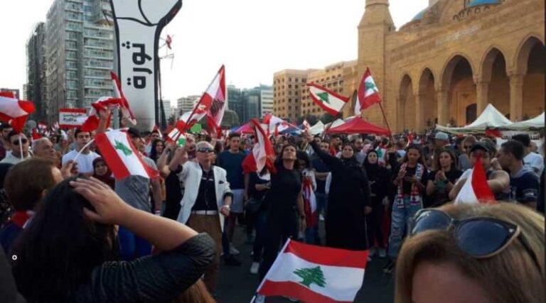 2020-08-17-13_36_12-Sunday_of_Unity_Protests_in_Beirut_3_November_2019_8.jpg-c-Freimut-Bahlo-800x445-1