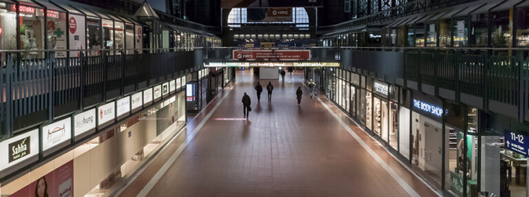 Hauptbahnhof_Hamburg_(LRM_20200420_060520)_1