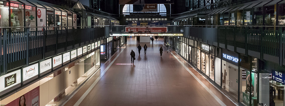 Hauptbahnhof_Hamburg_(LRM_20200420_060520)_1