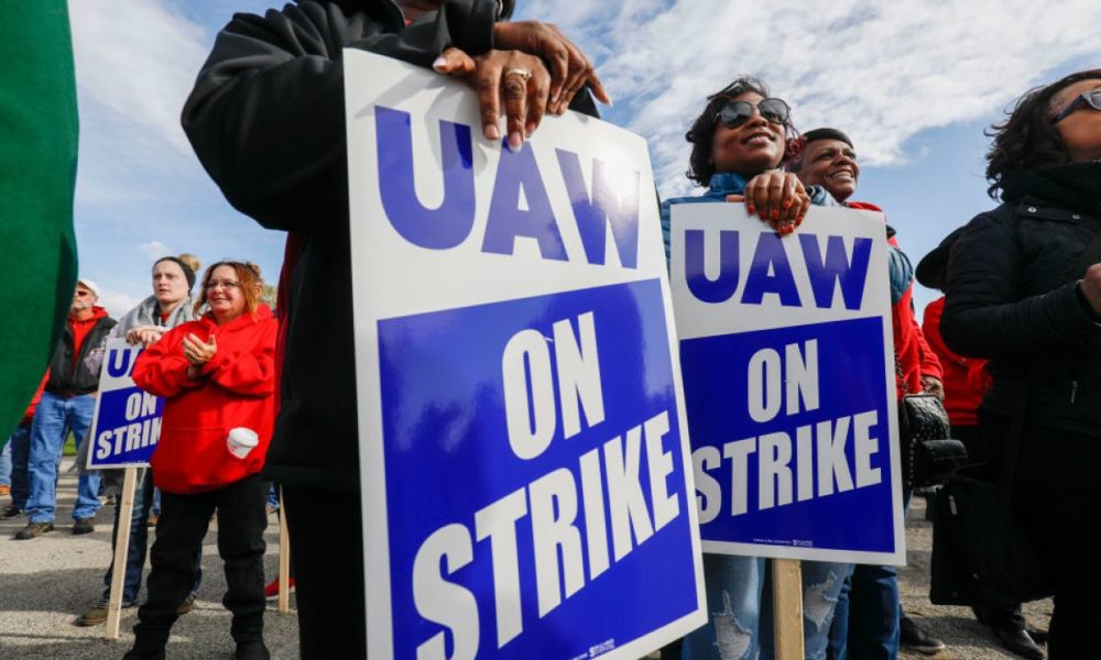 GM-UAW-OnStrike-1000x600