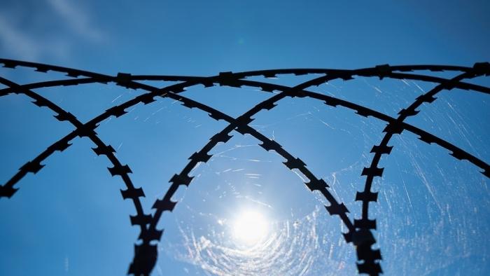barbed-wire-2387571_960_720-a2444c7e286f013f