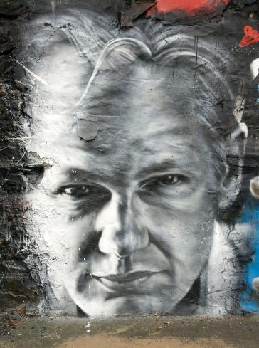 julian-assange-thierry-ehrmann
